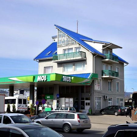 Pensiunea La Safari Targu Neamt Exterior photo