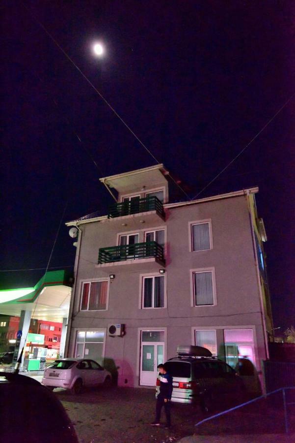 Pensiunea La Safari Targu Neamt Exterior photo